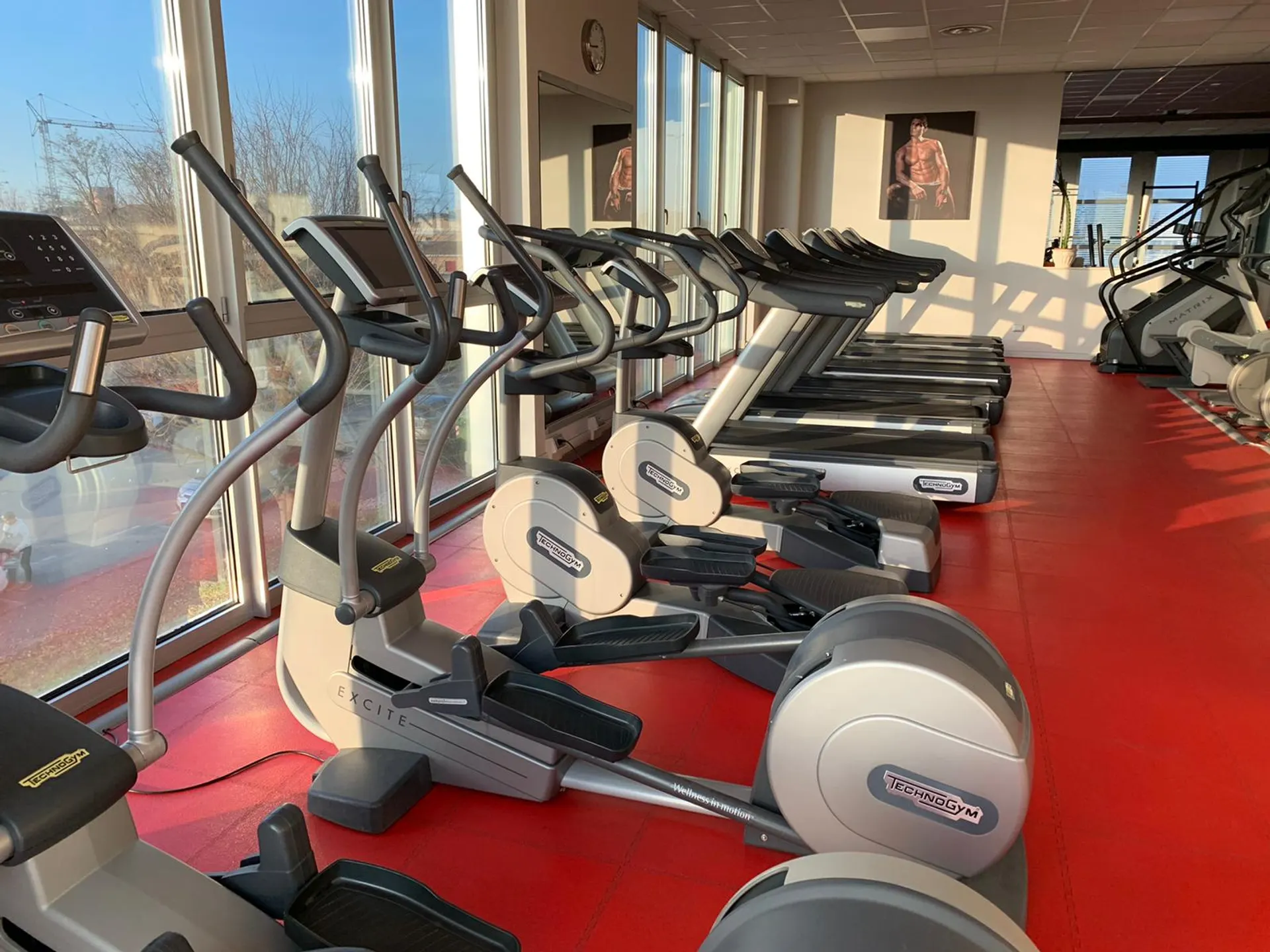 Showroom Tutto Fitness da Roger a Rudiano con attrezzature cardio Technogym