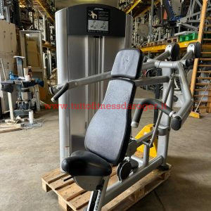 gruppo macchine con pacco pesi life fitness